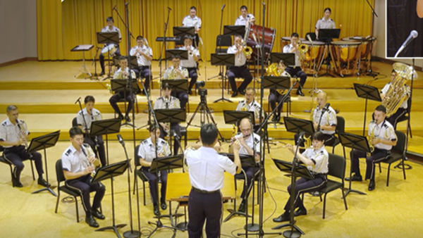 アラモ・マーチ演奏画像